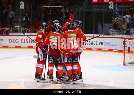 DÜSSELDORF, ALLEMAGNE - 16 SEPTEMBRE 2022 : match de hockey DEL Düsseldorfer EG - ERC Ingolstadt Banque D'Images