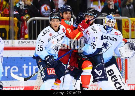 DÜSSELDORF, ALLEMAGNE - 16 SEPTEMBRE 2022 : match de hockey DEL Düsseldorfer EG - ERC Ingolstadt Banque D'Images