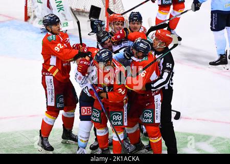 DÜSSELDORF, ALLEMAGNE - 16 SEPTEMBRE 2022 : match de hockey DEL Düsseldorfer EG - ERC Ingolstadt Banque D'Images