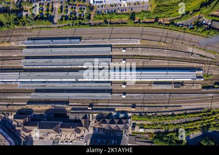 Vue aérienne, gare principale de Hamm Westf., plates-formes et TRAIN DE GLACE, couplage DE GLACE, séparation DE GLACE, centre, Hamm, Région de la Ruhr, Rhénanie-du-Nord-Westphalie, Allemagne Banque D'Images