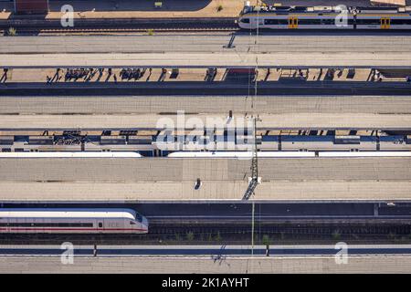 Vue aérienne, gare principale de Hamm Westf., quais et TRAIN ICE, centre, Hamm, région de la Ruhr, Rhénanie-du-Nord-Westphalie, Allemagne, voies ferrées, gare, PL Banque D'Images