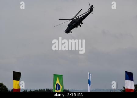 Mosnov, République tchèque. 17th septembre 2022. Début des journées OTAN de deux jours, des journées de l'armée de l'air tchèque, le plus grand spectacle de sécurité en Europe à Mosnov, République tchèque, 17 septembre 2022. Photo mi-24P (Hungarian Air Force), hélicoptère. Crédit: Jaroslav Ozana/CTK photo/Alay Live News Banque D'Images