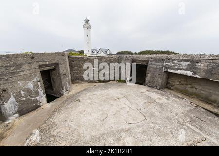 Ancien bunker de la guerre mondiale 2 sur la côte danoise à Hirtshals. Banque D'Images