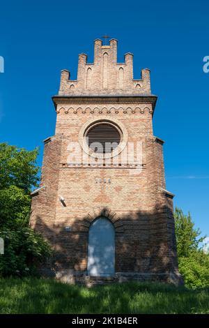 Le Beffroi sur la montagne Farska à Ciechanów, Pologne. Architecture de style néo-gothique de 1889. Banque D'Images