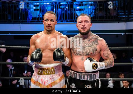 Londres, Royaume-Uni. 16th septembre 2022. Ellis Zorro vs Dec Spelman - Concours international de poids-croisière pendant Frank Warren présente Bentley vs Morrison Fightnight au York Hall vendredi, 16 septembre 2022 à LONDRES (usage éditorial seulement, licence requise pour un usage commercial. Aucune utilisation dans les Paris, les jeux ou les publications d'un seul club/ligue/joueur.) Credit: Taka G Wu/Alay Live News Banque D'Images