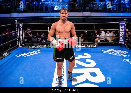 Londres, Royaume-Uni. 16th septembre 2022. Masoud Abdullah vd Stefan Nicolae - Super-Featherweight Contest pendant Frank Warren présente Bentley vs Morrison Fightnight à York Hall vendredi, 16 septembre 2022 à LONDRES (usage éditorial seulement, licence requise pour un usage commercial. Aucune utilisation dans les Paris, les jeux ou les publications d'un seul club/ligue/joueur.) Credit: Taka G Wu/Alay Live News Banque D'Images