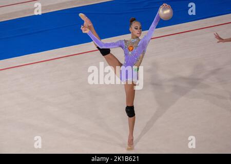 Moscou, Russie. 12th septembre 2022. Un athlète russe lors d'une séance d'entraînement avec un ballon avant de participer à la qualification pour le Spartakiad 2022 tout-russe à Moscou, en Russie Banque D'Images