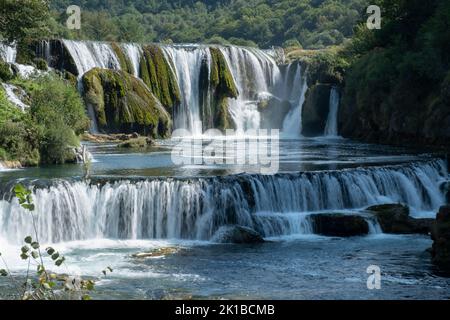 Une belle photo de la cascade Strbacki Buk dans l'ouest de la Bosnie, dans le canyon de la rivière una Banque D'Images