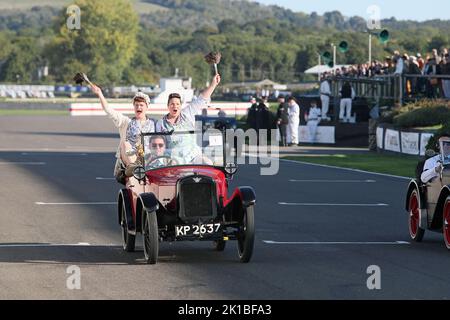 Goodwood, West Sussex, Royaume-Uni. 17th septembre 2022. Austin 7 Parade au Goodwood Revival à Goodwood, West Sussex, Royaume-Uni. © Malcolm Greig/Alamy Live News Banque D'Images