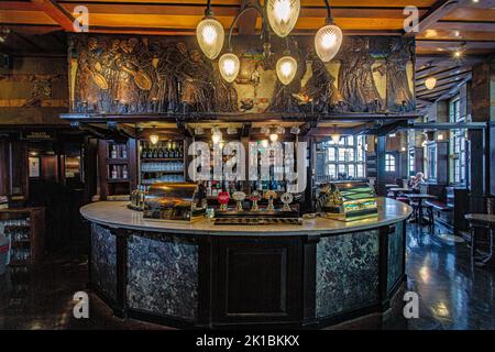 The Blackfriar Pub Interior , Blackfriars, Londres, Angleterre. Banque D'Images