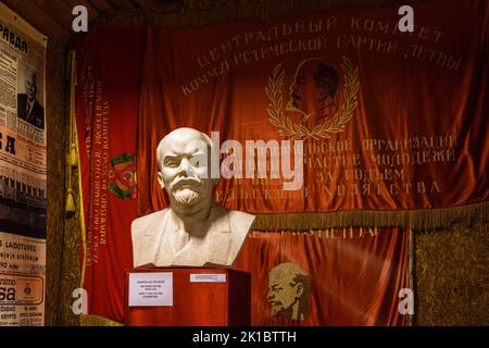 Buste sculptural de Staline, chef politique soviétique. Druskininkai, Lituanie, 12 septembre 2022 Banque D'Images