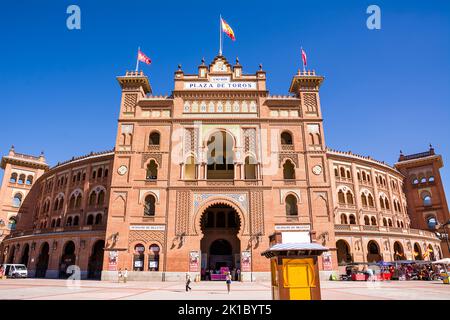 Madrid, Espagne - 19 juin , 2022: Façade et entrée principale de la Plaza de Toros à Madrid Banque D'Images