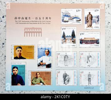 CHINE - VERS 2016: Un timbre imprimé en Chine montre 2016-32 l'anniversaire de naissance 150th de Sun Yat-sen hongkong macao, vers 2016. Banque D'Images