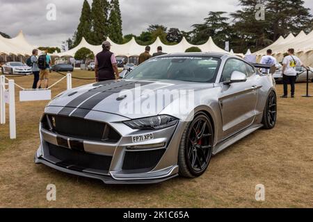 Clive Sutton High performance CS850R Supercharged Ford Mustang, exposé au salon privé Concours d’Elégance Motor show au Palais de Blenheim Banque D'Images