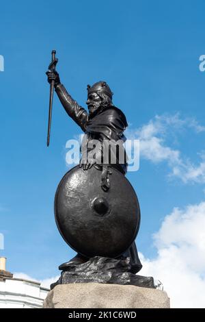 Statue du Roi Alfred le Grand en centre-ville de Winchester, Hampshire, Royaume-Uni Banque D'Images