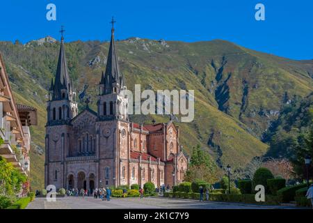 Basilique de la Vierge de Covadonga dans le parc national de Los Picos Espagne Banque D'Images