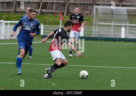 Galashiels, Royaume-Uni, samedi 17 septembre 2022 football - Scottish Cup Round 1 - GALA FAIRYDEAN ROVERS FC vs SAUCHIE JUNIORS football CLUB action de la première moitié. Gala Fairydean Rovers le buteur Zander Murray est devenu le premier footballeur écossais à sortir gay. Il est le premier joueur ouvertement gay dans les rangs professionnels des hommes en Écosse depuis Justin Fashanu avec Airdrie et coeurs au milieu de 1990s. Le joueur de la Lowland League, âgé de 30 ans, suit l'exemple des arbitres Craig Napier et Lloyd Wilson en juin. Crédit : Rob Gray/Alay Live News Banque D'Images