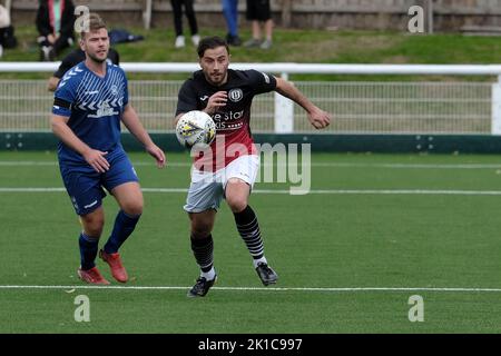 Galashiels, Royaume-Uni, samedi 17 septembre 2022 football - Scottish Cup Round 1 - GALA FAIRYDEAN ROVERS FC vs SAUCHIE JUNIORS football CLUB action de la première moitié. Gala Fairydean Rovers le buteur Zander Murray est devenu le premier footballeur écossais à sortir gay. Il est le premier joueur ouvertement gay dans les rangs professionnels des hommes en Écosse depuis Justin Fashanu avec Airdrie et coeurs au milieu de 1990s. Le joueur de la Lowland League, âgé de 30 ans, suit l'exemple des arbitres Craig Napier et Lloyd Wilson en juin. Crédit : Rob Gray/Alay Live News Banque D'Images