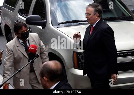 12 septembre 2022, Mexico, Mexique: Marcelo Ebrard, secrétaire mexicain des Affaires étrangères, quitte la rencontre avec le président mexicain Andres Manuel Lopez Obrador au Palais national de Mexico. Sur 12 septembre 2022 à Mexico, Mexique. (Photo de Luis Barron/Eyepix Group). Banque D'Images