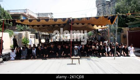 Rawalpindi, Punjab, Pakistan. 17th septembre 2022. Les musulmans chiites pakistanais qui adorent participer à une procession religieuse centrale. (Credit image: © Zubair Abbasi/Pacific Press via ZUMA Press Wire) Credit: ZUMA Press, Inc./Alay Live News Banque D'Images