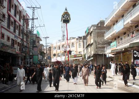 Rawalpindi, Punjab, Pakistan. 17th septembre 2022. Les musulmans chiites pakistanais qui adorent participer à une procession religieuse centrale. (Credit image: © Zubair Abbasi/Pacific Press via ZUMA Press Wire) Credit: ZUMA Press, Inc./Alay Live News Banque D'Images