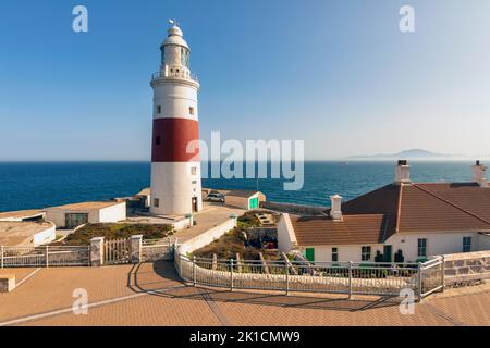 Phare d'Europa point, Gibraltar. La structure de 20 mètres de haut a été construite en 1841 et est toujours opérationnelle. Banque D'Images