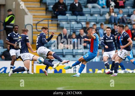 Dundee, Royaume-Uni. 17th septembre 2022. 17th septembre 2022 ; Dens Park, Dundee, Écosse : Scottish Championship football, Dundee versus Inverness Caledonian Thistle ; Cameron Harper of Inverness Caledonian Thistle obtient un égaliseur pour obtenir un score de 1-1 dans le crédit de 15th minutes : action plus Sports Images/Alay Live News Banque D'Images