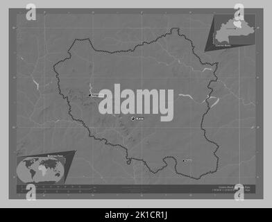 Centre-Nord, région du Burkina Faso. Carte d'altitude en niveaux de gris avec lacs et rivières. Lieux et noms des principales villes de la région. Auxiliaire d'angle Banque D'Images