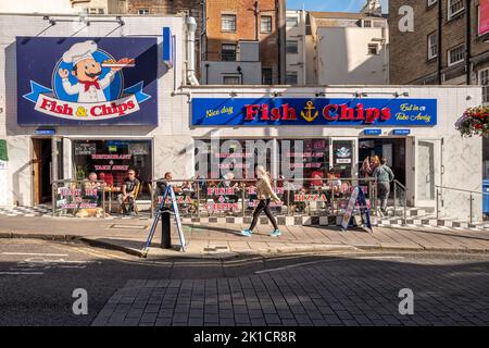 Brighton, 17 septembre 2022 : un magasin de poisson et de copeaux dans la rue Preston de Brighton Banque D'Images