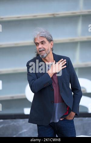 Donostia / San Sebastian. Espagne. 20220917, Fernando Leon de Aranoa a assisté à la séance de photocall "Feeling IT" pendant le Festival International du film de San Sebastian 70th au Palais Kursaal sur 17 septembre 2022 à Donostia / San Sebastian, Espagne Credit: MPG/Alamy Live News Banque D'Images