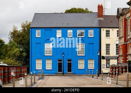 Maison peinte en bleu à Somerset place, Swansea, pays de Galles, Royaume-Uni Banque D'Images