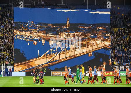 ARNHEM, PAYS-BAS - SEPTEMBRE 17 : des bannières à retenir WW2 lors du match hollandais entre vitesse et FC Volendam au Gelredome sur 17 septembre 2022 à Arnhem, pays-Bas (photo de Ben gal/Orange Pictures) Banque D'Images