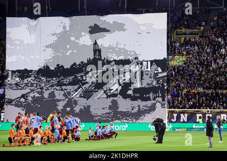 ARNHEM, PAYS-BAS - SEPTEMBRE 17 : des bannières à retenir WW2 lors du match hollandais entre vitesse et FC Volendam au Gelredome sur 17 septembre 2022 à Arnhem, pays-Bas (photo de Ben gal/Orange Pictures) Banque D'Images