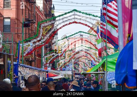 La fête de San Gennaro est revenue à New York. Crédit : Ryan Rahman/Alay Live News. Banque D'Images