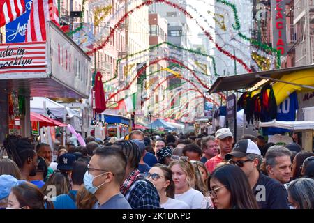 La fête de San Gennaro est revenue à New York. Crédit : Ryan Rahman/Alay Live News. Banque D'Images