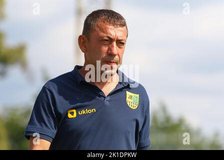 Uzhhorod, Ukraine - 29 août 2022: Сoach Oleksandr Pryzetko de Métaliste Kharkiv pendant le VBET Ukraine Premier League match contre les Inhulets au stade Avanhard à Uzhhorod, Ukraine Banque D'Images