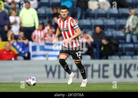 Preston, Royaume-Uni. 17th septembre 2022. John Egan de Sheffield s'est Uni en action. EFL Skybet Championship Match, Preston North End v Sheffield Utd au stade Deepdale de Preston le samedi 17th septembre 2022. Cette image ne peut être utilisée qu'à des fins éditoriales. Utilisation éditoriale uniquement, licence requise pour une utilisation commerciale. Aucune utilisation dans les Paris, les jeux ou les publications d'un seul club/ligue/joueur.pic par Chris Stading/Andrew Orchard sports Photography/Alamy Live News crédit: Andrew Orchard sports Photography/Alamy Live News Banque D'Images