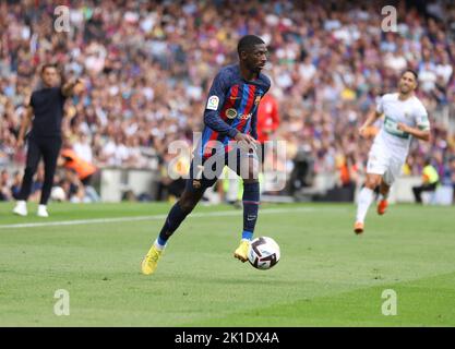 Sabadell, Barcelone, Espagne. 17th septembre 2022. Barcelone Espagne 17.09.2022 Ousmane Dembele (FC Barcelone) contrôle le ballon pendant la Liga Santander entre le FC Barcelone et Elche CF au Camp Nou le 17 septembre 2022 à Barcelone. (Image de crédit : © Xavi Urgeles/ZUMA Press Wire) Banque D'Images