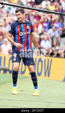 Sabadell, Barcelone, Espagne. 17th septembre 2022. Barcelone Espagne 17.09.2022 Robert Lewandowski (FC Barcelone) gestes pendant la Liga Santander entre le FC Barcelone et Elche CF au Camp Nou le 17 septembre 2022 à Barcelone. (Image de crédit : © Xavi Urgeles/ZUMA Press Wire) Banque D'Images