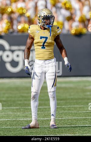 Atlanta, Géorgie. 17th septembre 2022. Zamari Walton de Georgia Tech (7) en action pendant le match de football de la NCAA avec les vestes jaunes Georgia Tech et les rebelles Ole Miss, joué au stade Bobby Dodd sur le campus de Georgia Tech à Atlanta, en Géorgie. OLE Miss ferme les vestes jaunes, 42-0. Cecil Copeland/CSM/Alay Live News Banque D'Images