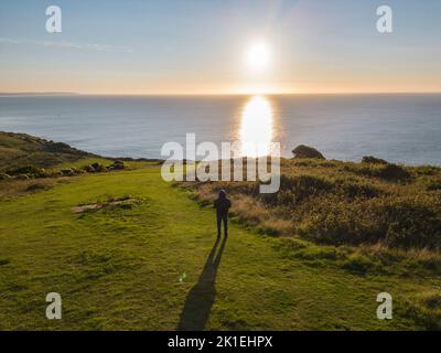 Le lever du soleil sur la mer et beaux nuages Banque D'Images