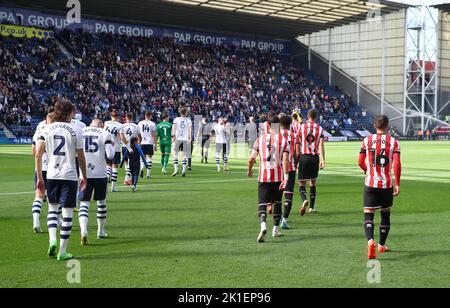 Preston, Angleterre, le 17th septembre 2022. Les équipes sortent pendant le match du championnat Sky Bet à Deepdale, Preston. Le crédit photo devrait se lire: Simon Bellis / Sportimage Banque D'Images