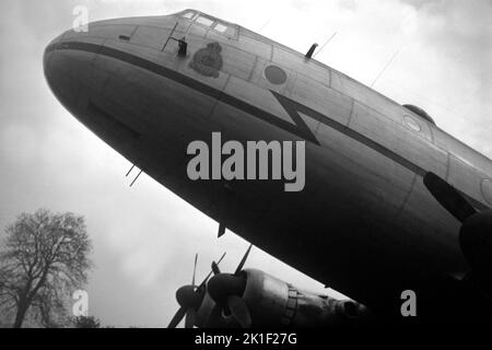 Handley page Hastings HP 67, Royal Air Force transport Command, en Allemagne occupée, 1949 Noir et blanc Banque D'Images