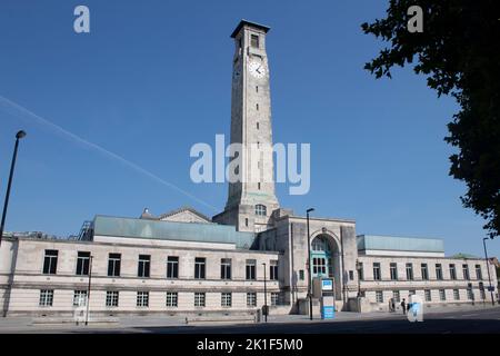 Tour de l'horloge du SeaCity Museum, Havelock Road, Southampton, Angleterre, Royaume-Uni Banque D'Images