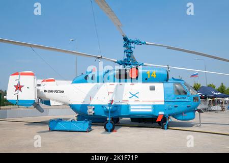 RÉGION DE MOSCOU, RUSSIE - 18 AOÛT 2022 : Ka-27PL - gros plan sur un hélicoptère antisous-marin soviétique et russe par temps ensoleillé. International militaire- Banque D'Images