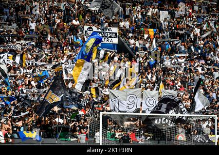 Udine, Italie. 18th septembre 2022. Udinese supporters pendant Udinese Calcio vs Inter - FC Internazionale, italie football série A match à Udine, Italie, 18 septembre 2022 Credit: Independent photo Agency/Alay Live News Banque D'Images