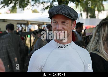 Goodwood, West Sussex, Royaume-Uni. 18th septembre 2022. Jensen Button, ancien champion de F1 au Goodwood Revival à Goodwood, West Sussex, Royaume-Uni. Crédit: Malcolm Greig/Alay Live News Banque D'Images