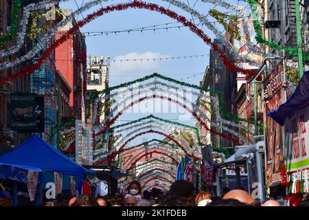 New York, États-Unis. 17th septembre 2022. La fête de San Gennaro est revenue à New York sur 17 septembre 2022; un festival américano-italien a lieu dans la petite Italie de New York pour célébrer le patrimoine italien dans la ville. (Photo de Ryan Rahman/Pacific Press) crédit: Pacific Press Media production Corp./Alay Live News Banque D'Images