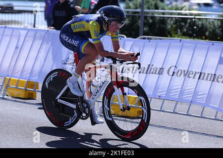 18th septembre 2022 ; 18th septembre 2022, Wollongong, Illawarra, pays de Galles du Sud, Australie: UCI World Road Cycling Championships, essais de temps des femmes: Maryna Varenyk course vers les derniers tours Banque D'Images