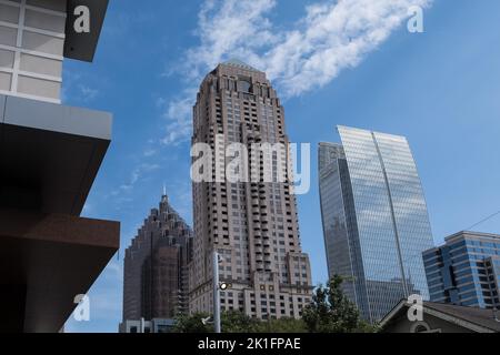 Vue sur les gratte-ciel de la ville depuis Midtown Atlanta ou Midtown, un quartier résidentiel et commercial à haute densité d'Atlanta, en Géorgie. Banque D'Images